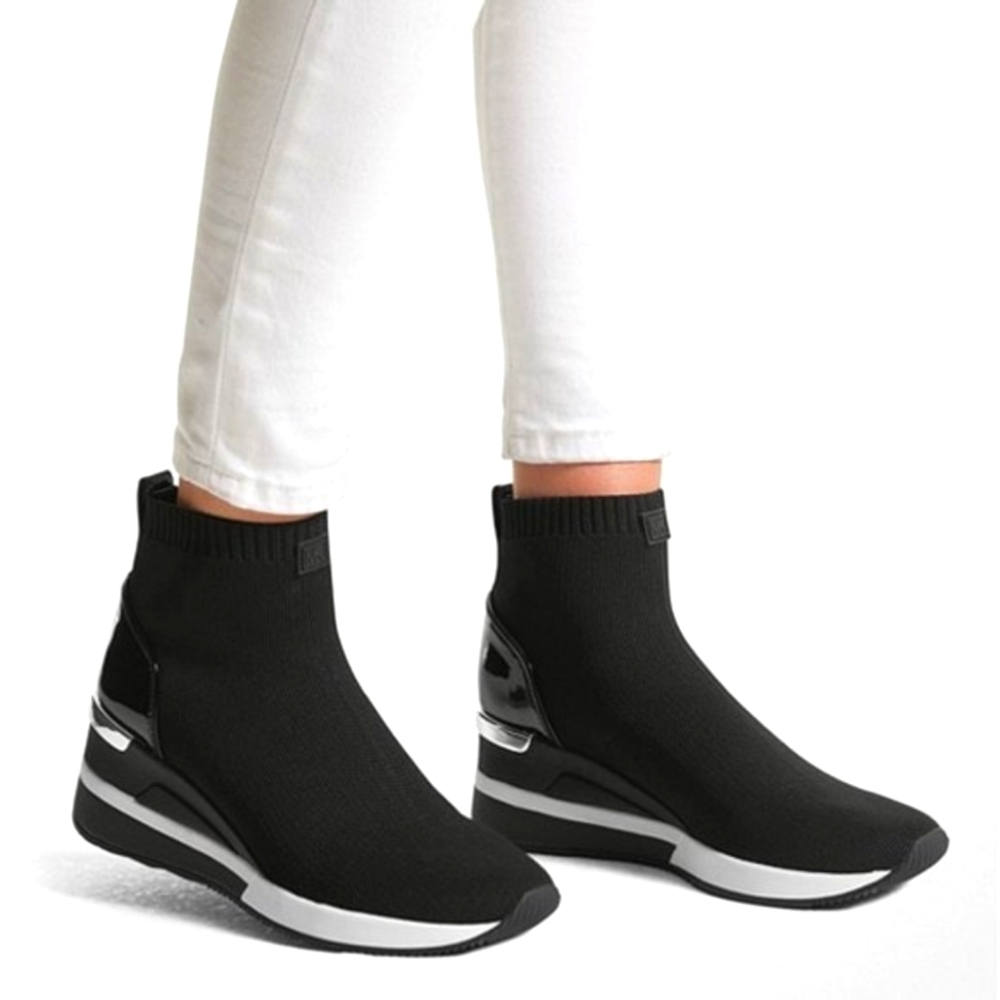 Michael Kors stretch knit skyler booties PERFECT SHAPE